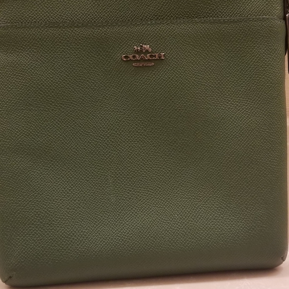 Green Kitt Messenger Crossbodu